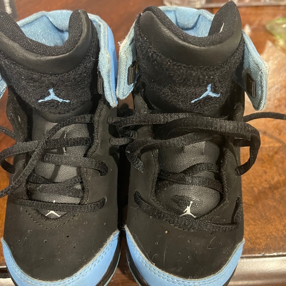 Jordan shies for little boys ,fit 3-5 years. - Picture 5 of 5